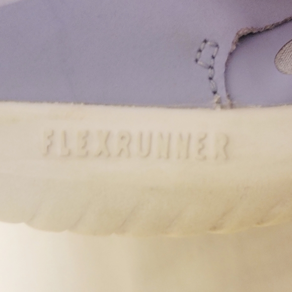 NIKE FLEXRUNNER KIDS SIZE 13.5 - Picture 2 of 3